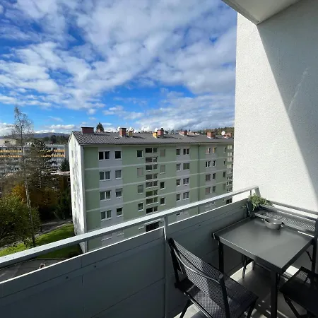 Moderne In Lkh Naehe * Graz