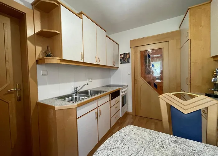 Moderne In Lkh Naehe غراتس